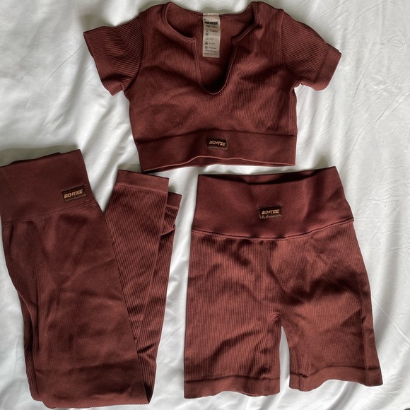 3 Piece Bo and Tee Workout set - Picture 3 of 6